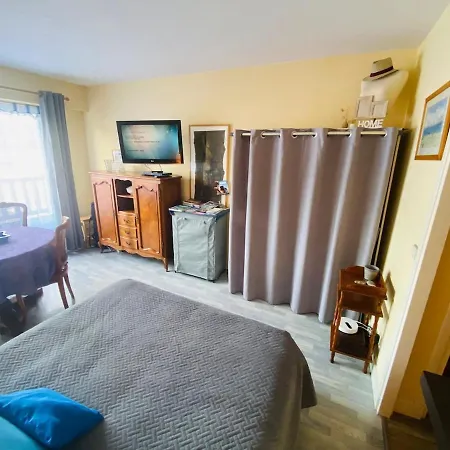 Cosy, Vrai Lit 140, Wifi, Centre Trouville-sur-mer, Proche Deauville Et Gare A Moins De 5 Minutes A Pied *