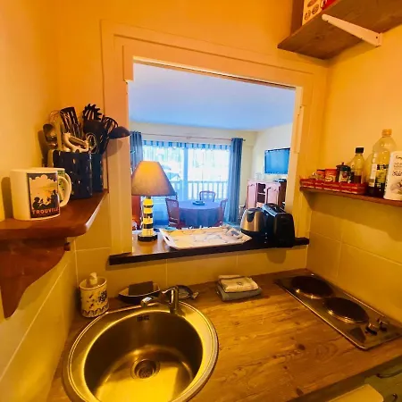 Cosy, Vrai Lit 140, Wifi, Centre Trouville-sur-mer, Proche Deauville Et Gare A Moins De 5 Minutes A Pied