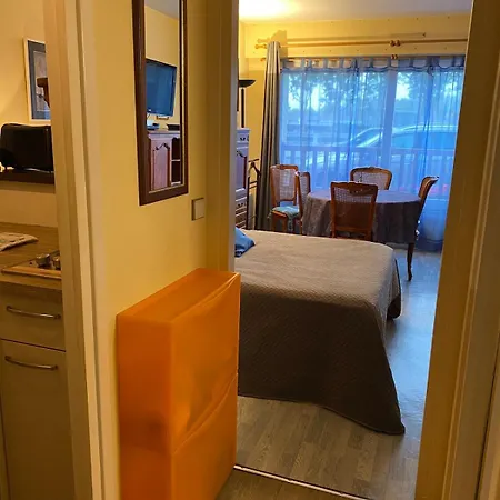 Apartment Cosy, Vrai Lit 140, Wifi, Centre Trouville-sur-mer, Proche Deauville Et Gare A Moins De 5 Minutes A Pied *