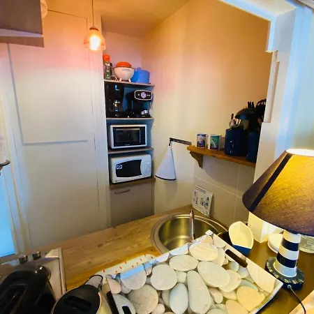 Cosy, Vrai Lit 140, Wifi, Centre Trouville-sur-mer, Proche Deauville Et Gare A Moins De 5 Minutes A Pied アパート トルヴィル＝シュル＝メール