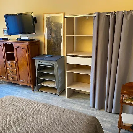 Cosy, Vrai Lit 140, Wifi, Centre Trouville-sur-mer, Proche Deauville Et Gare A Moins De 5 Minutes A Pied Apartment Trouville-sur-Mer